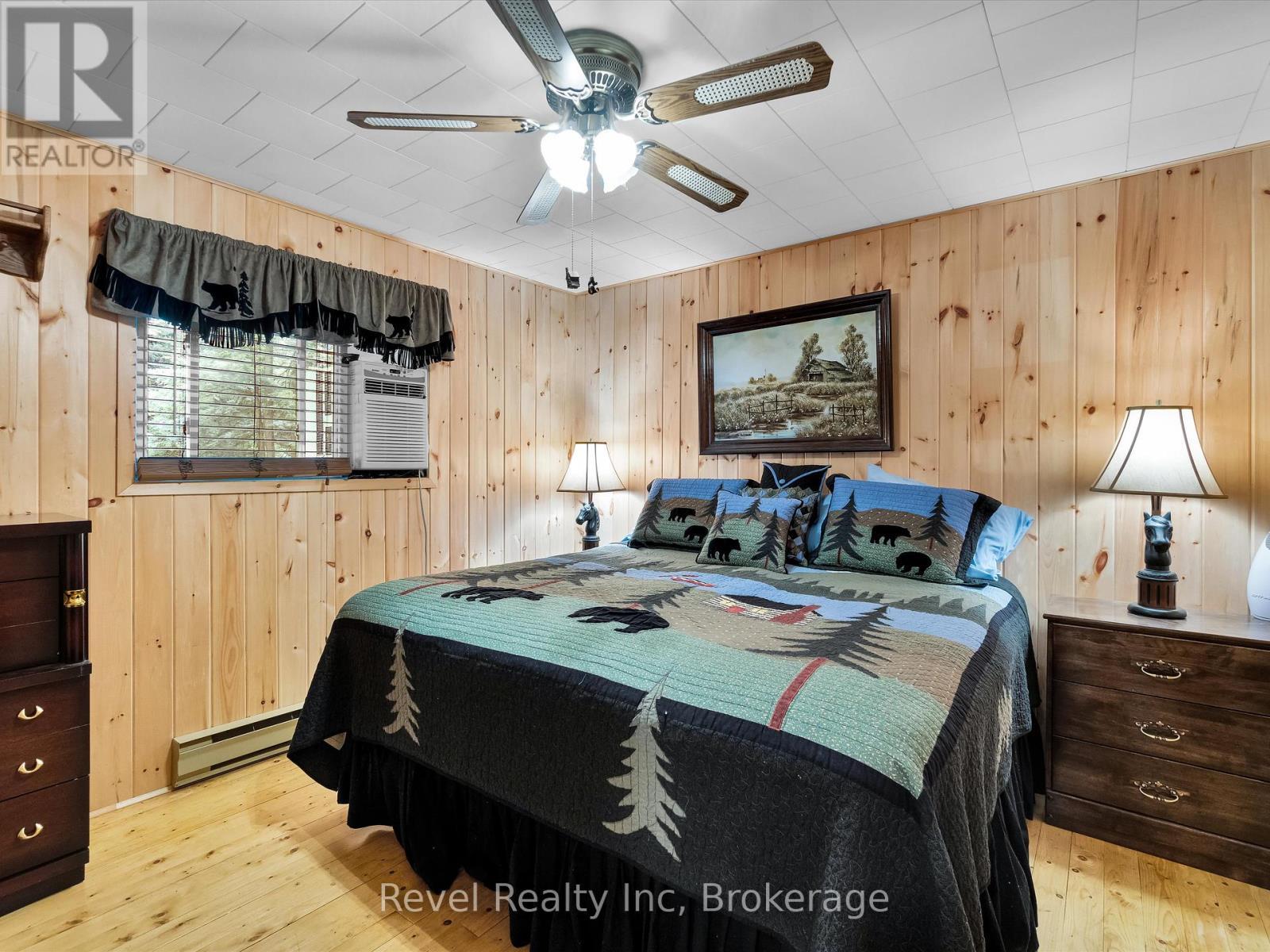 












1022 BIRD LAKE CRESCENT

,
Bracebridge (Oakley),




Ontario
P1L1X1

