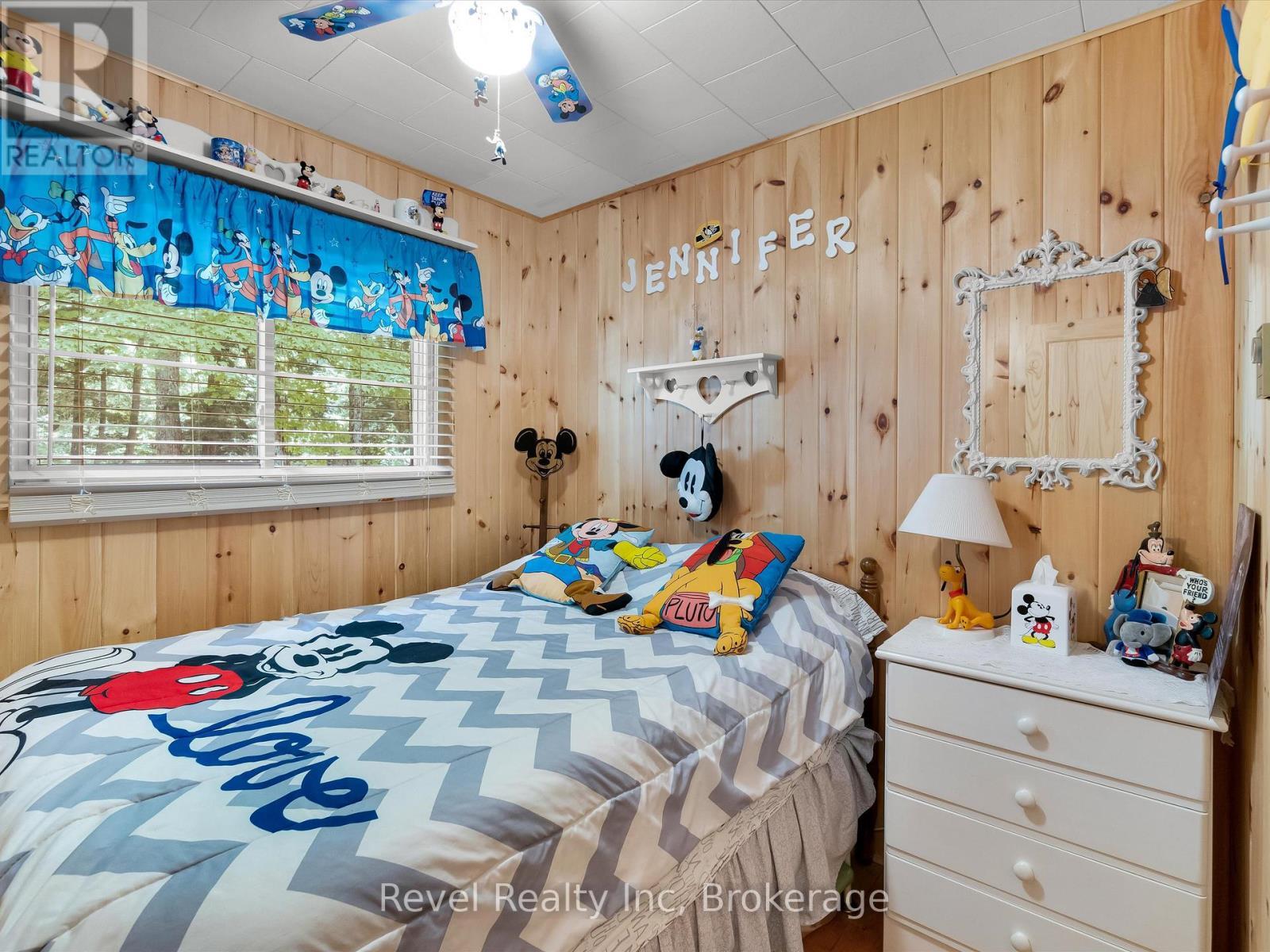 












1022 BIRD LAKE CRESCENT

,
Bracebridge (Oakley),




Ontario
P1L1X1

