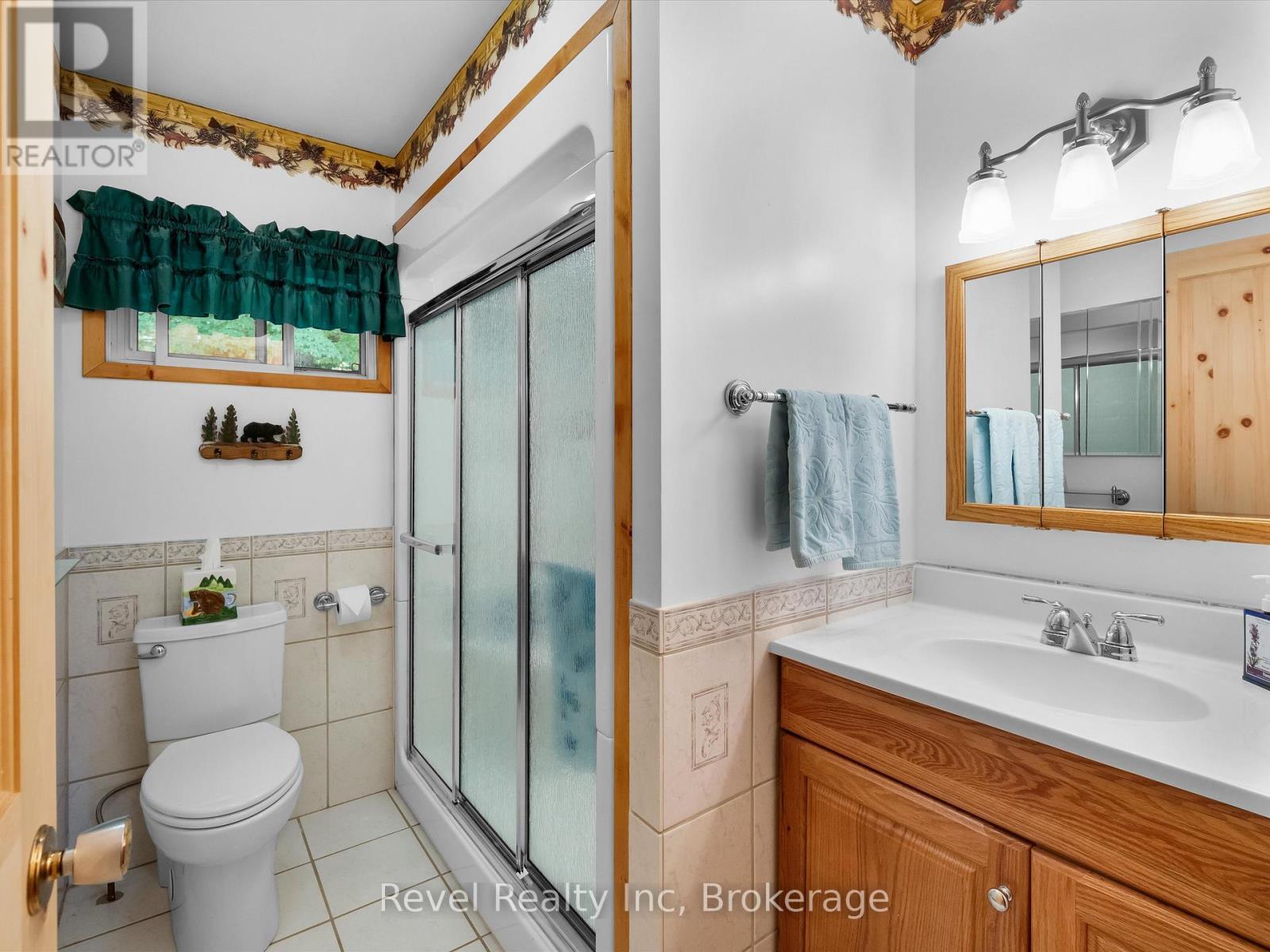 












1022 BIRD LAKE CRESCENT

,
Bracebridge (Oakley),




Ontario
P1L1X1

