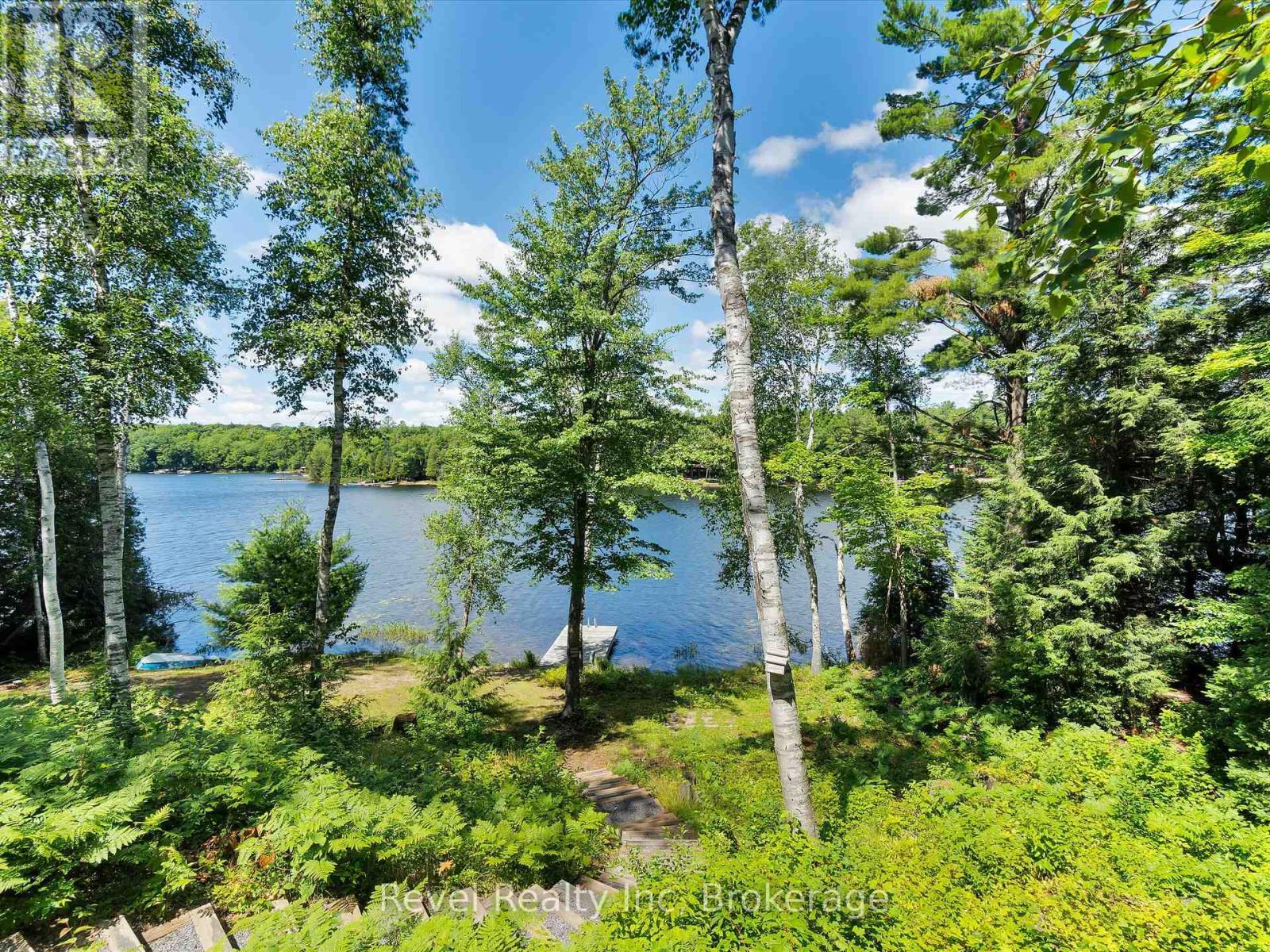 












1022 BIRD LAKE CRESCENT

,
Bracebridge (Oakley),




Ontario
P1L1X1

