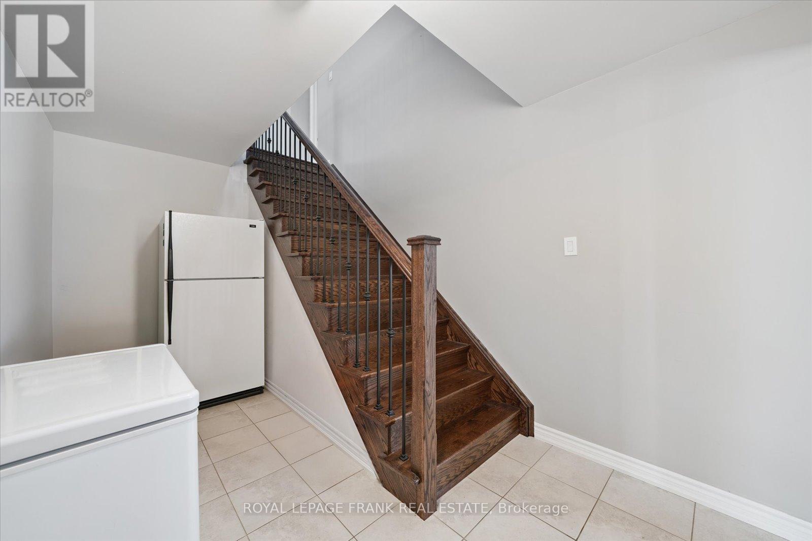 












24 BURNING SPRINGS PLACE

,
Whitby (Brooklin),




Ontario
L1M0K1


