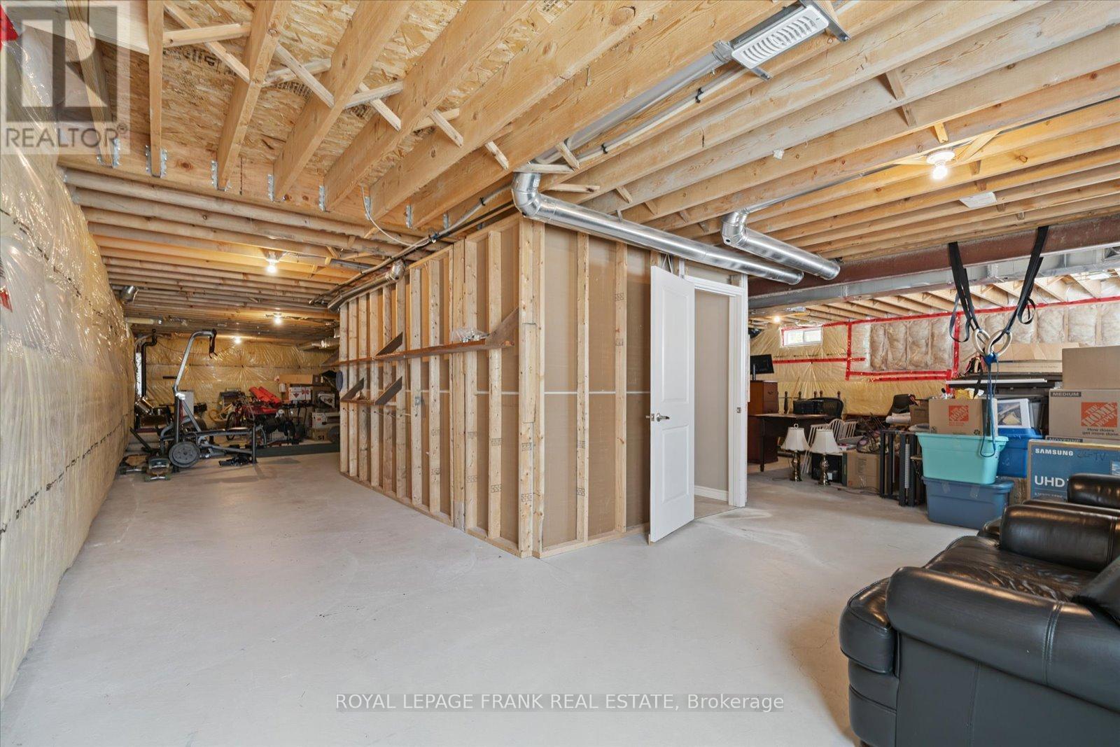 












24 BURNING SPRINGS PLACE

,
Whitby (Brooklin),




Ontario
L1M0K1

