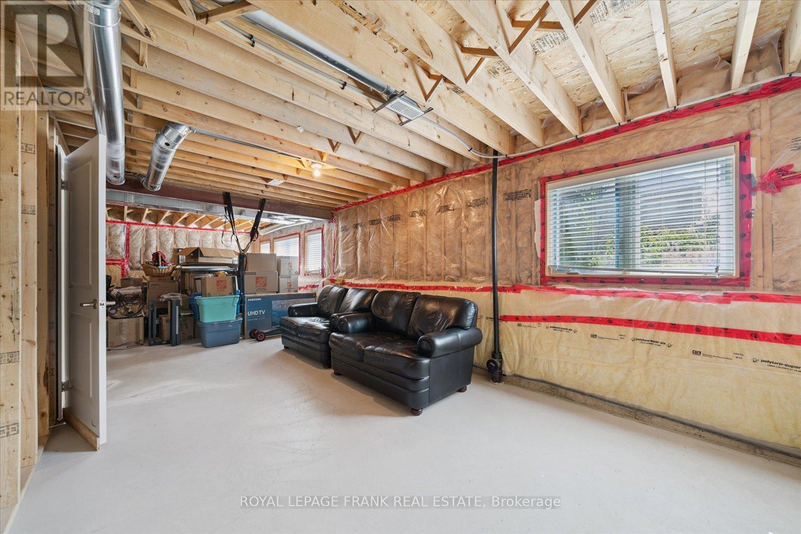 












24 BURNING SPRINGS PLACE

,
Whitby (Brooklin),




Ontario
L1M0K1

