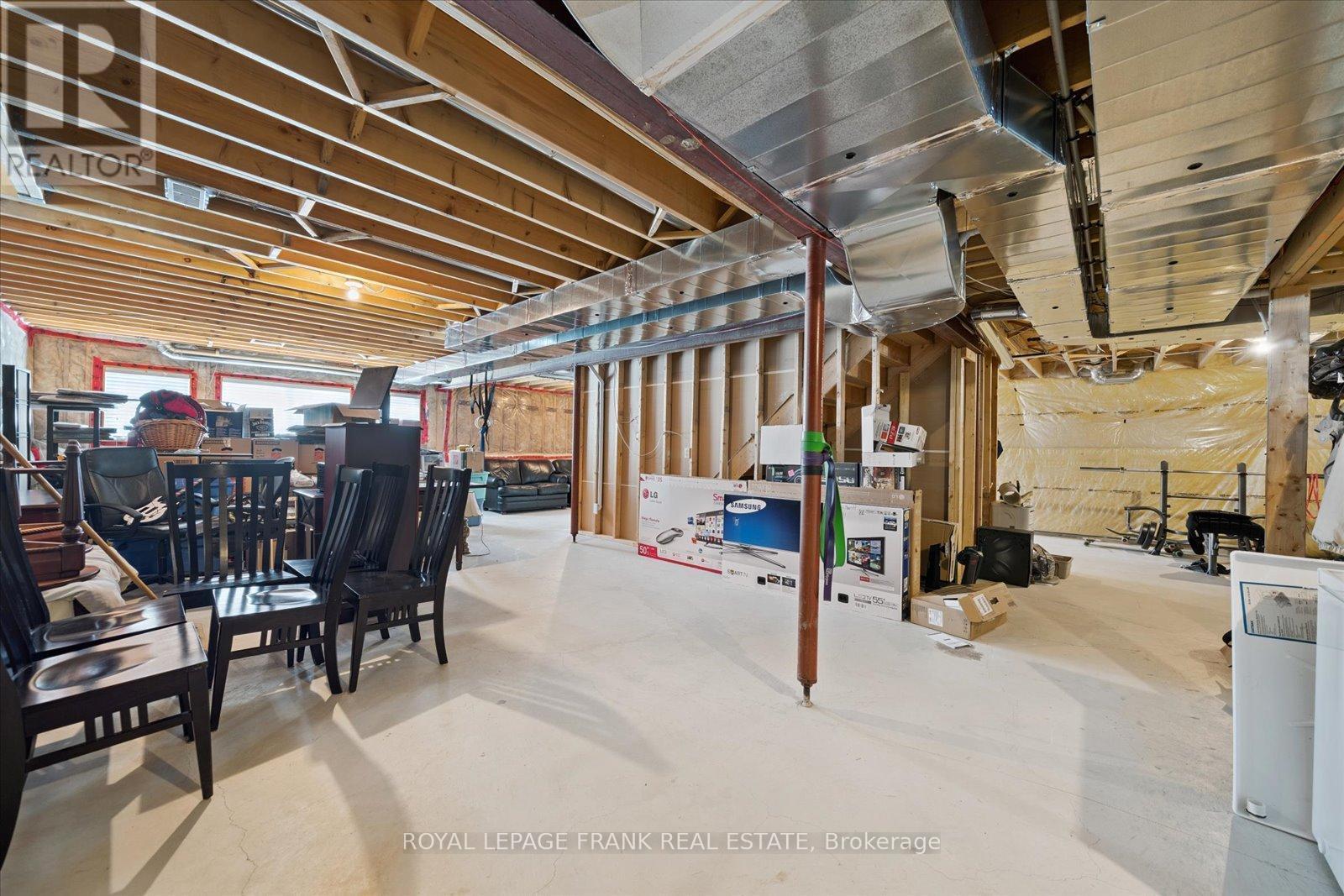 












24 BURNING SPRINGS PLACE

,
Whitby (Brooklin),




Ontario
L1M0K1

