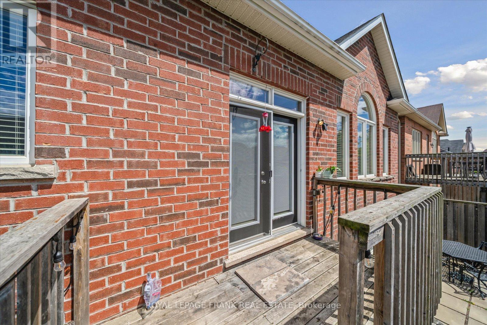 












24 BURNING SPRINGS PLACE

,
Whitby (Brooklin),




Ontario
L1M0K1

