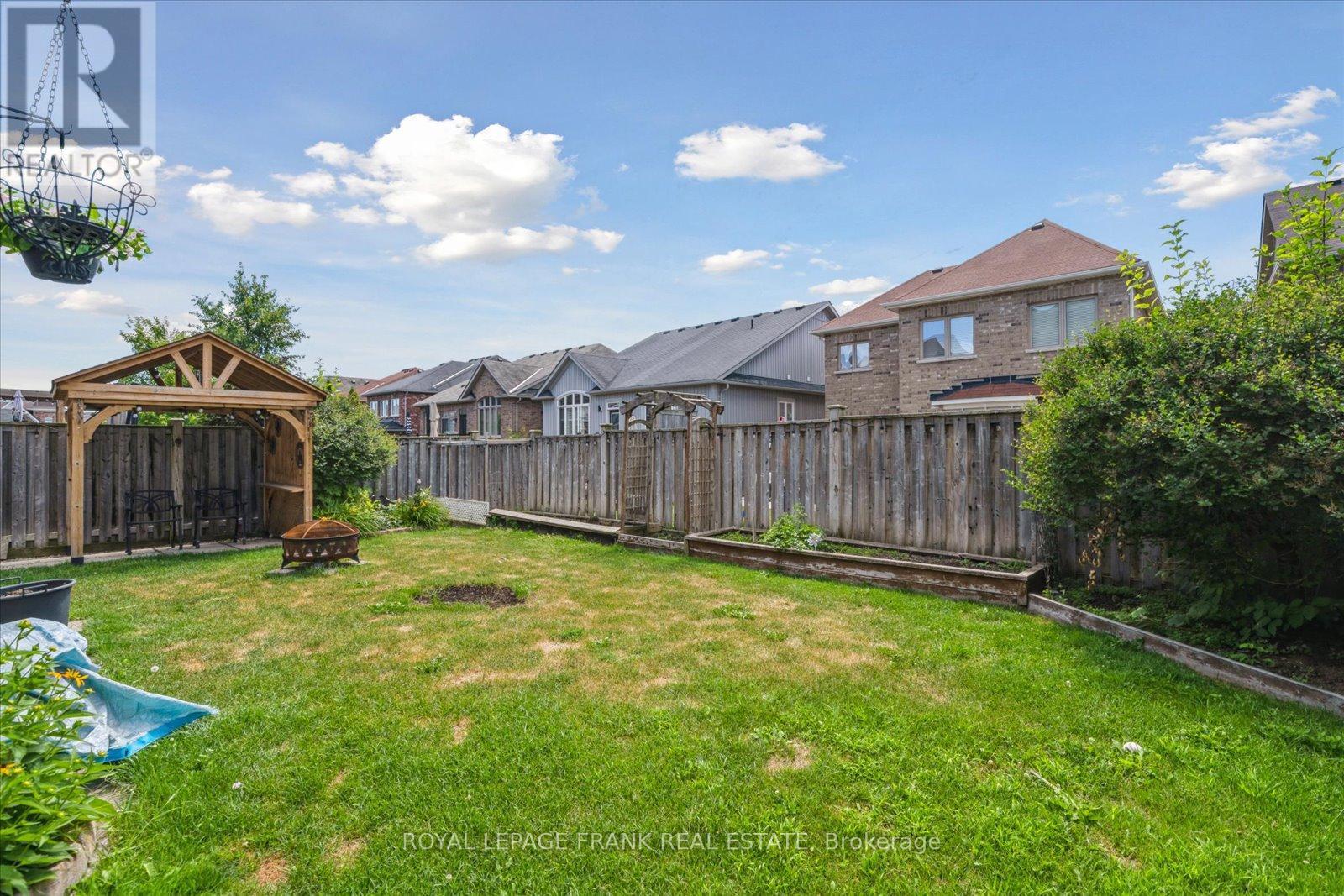 












24 BURNING SPRINGS PLACE

,
Whitby (Brooklin),




Ontario
L1M0K1

