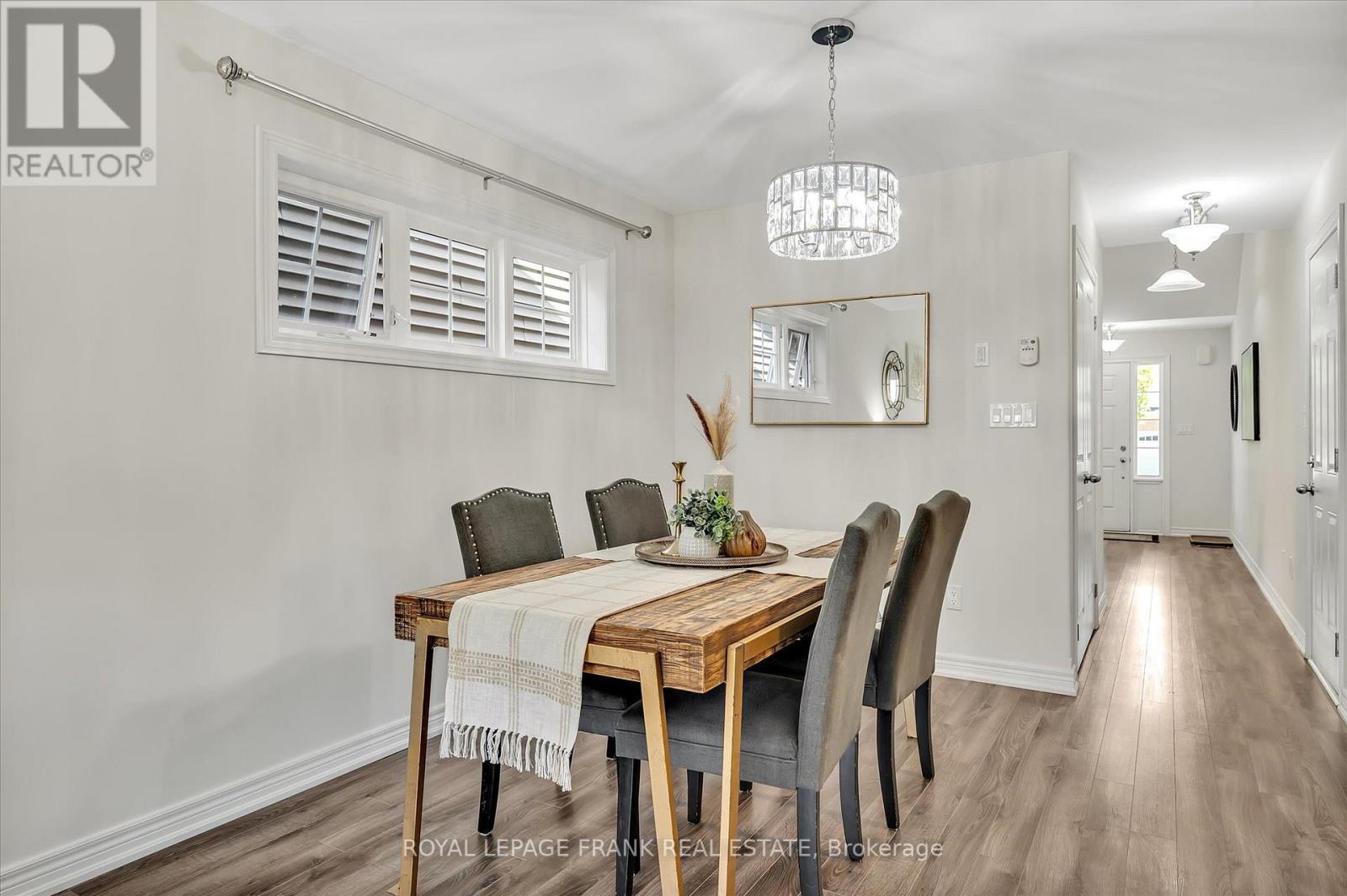 












562 GRANGE WAY

,
Peterborough North (North),




Ontario
K9H0G5


