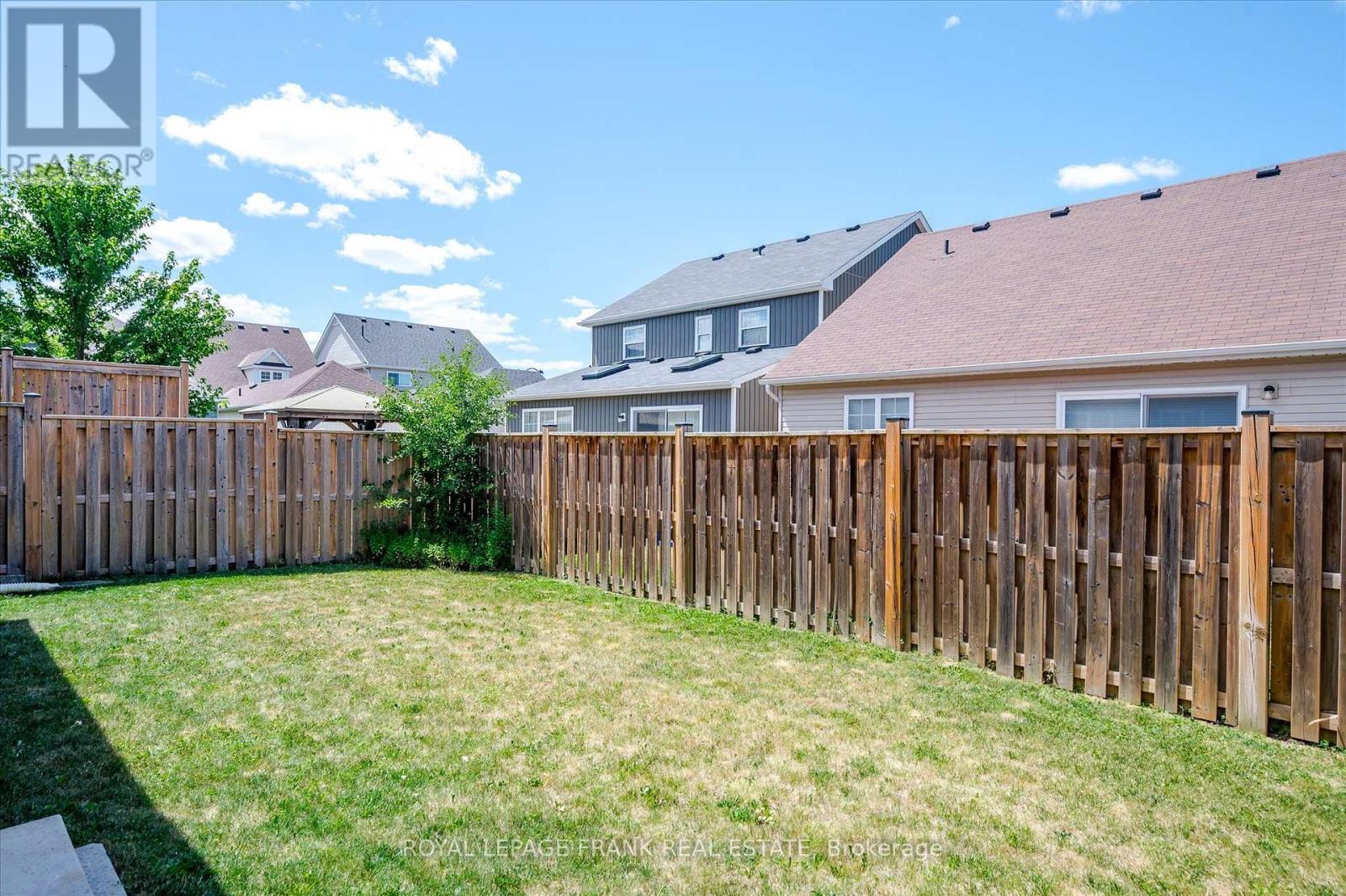 












562 GRANGE WAY

,
Peterborough North (North),




Ontario
K9H0G5

