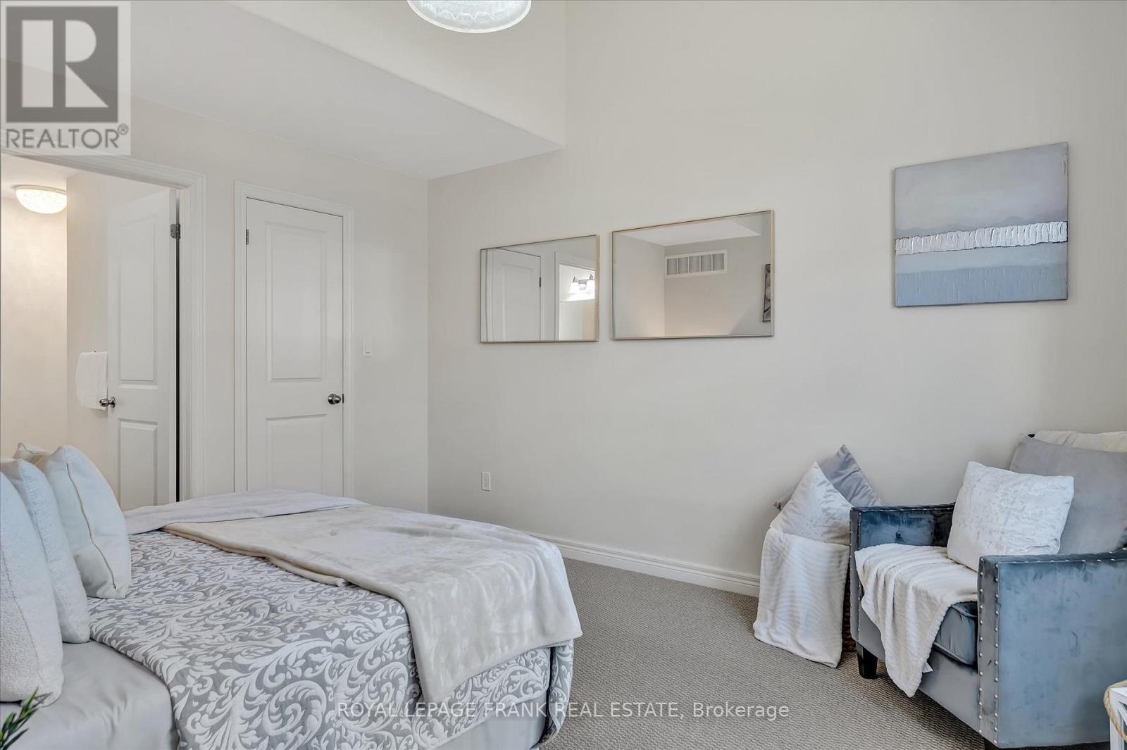 












562 GRANGE WAY

,
Peterborough North (North),




Ontario
K9H0G5

