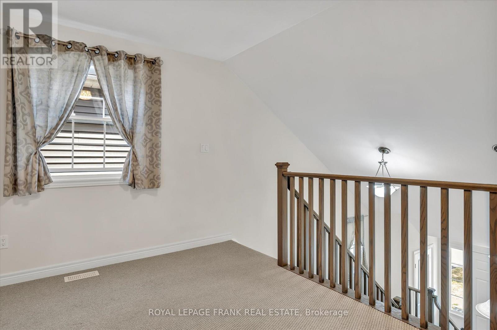 












562 GRANGE WAY

,
Peterborough North (North),




Ontario
K9H0G5

