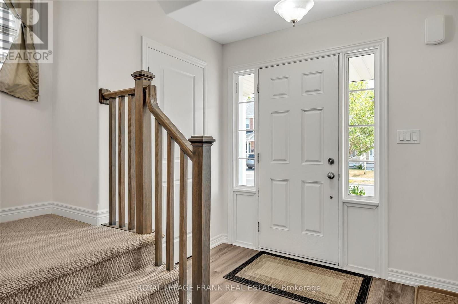 












562 GRANGE WAY

,
Peterborough North (North),




Ontario
K9H0G5

