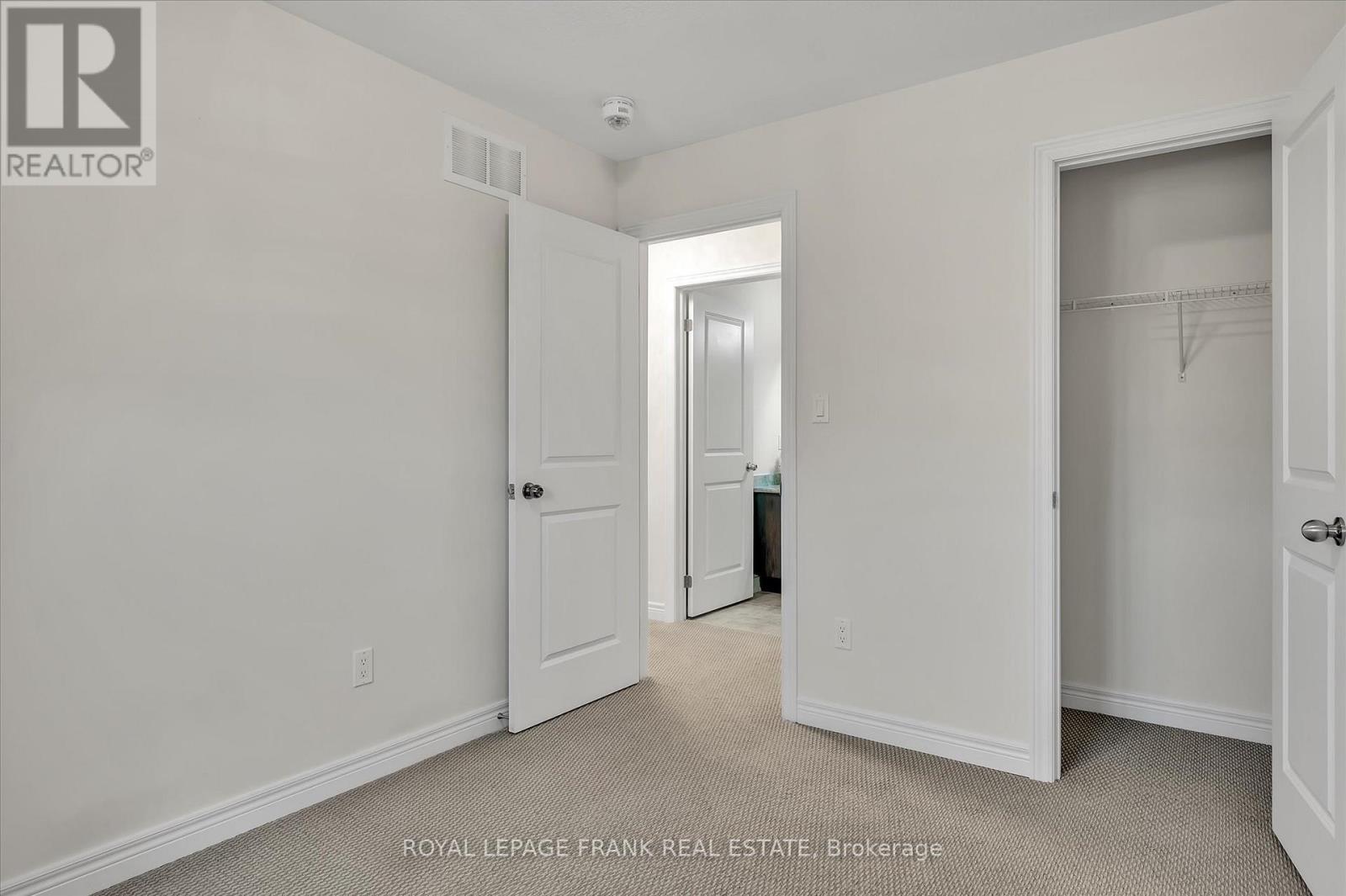 












562 GRANGE WAY

,
Peterborough North (North),




Ontario
K9H0G5

