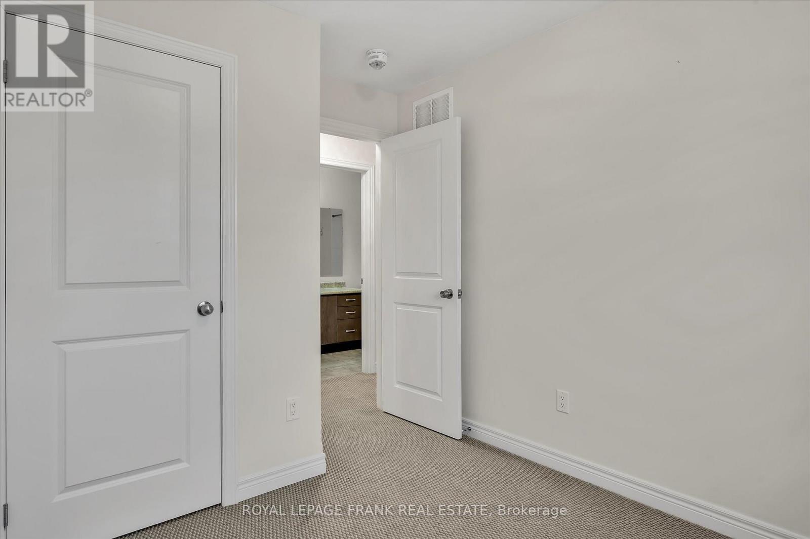 












562 GRANGE WAY

,
Peterborough North (North),




Ontario
K9H0G5


