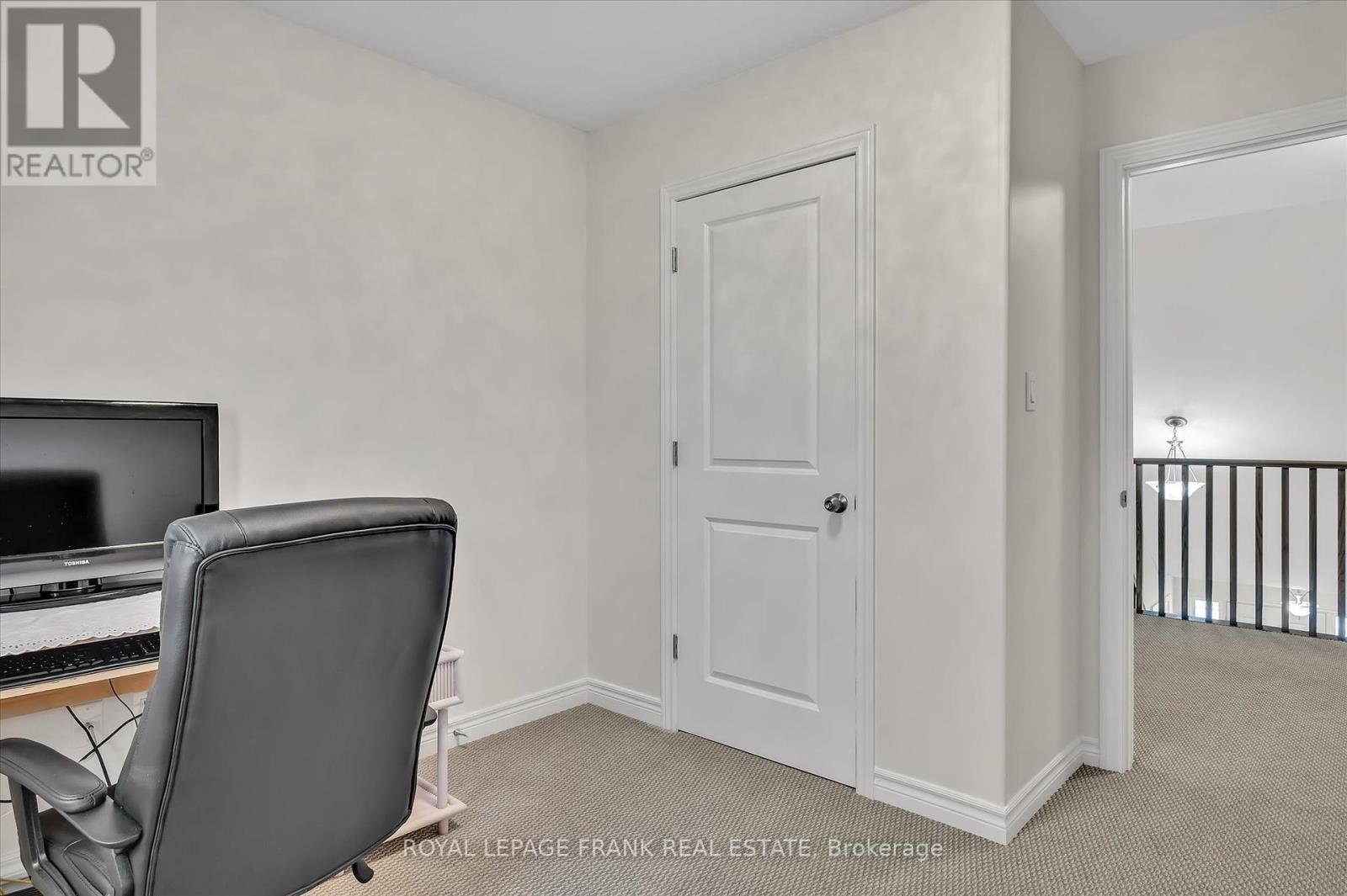 












562 GRANGE WAY

,
Peterborough North (North),




Ontario
K9H0G5

