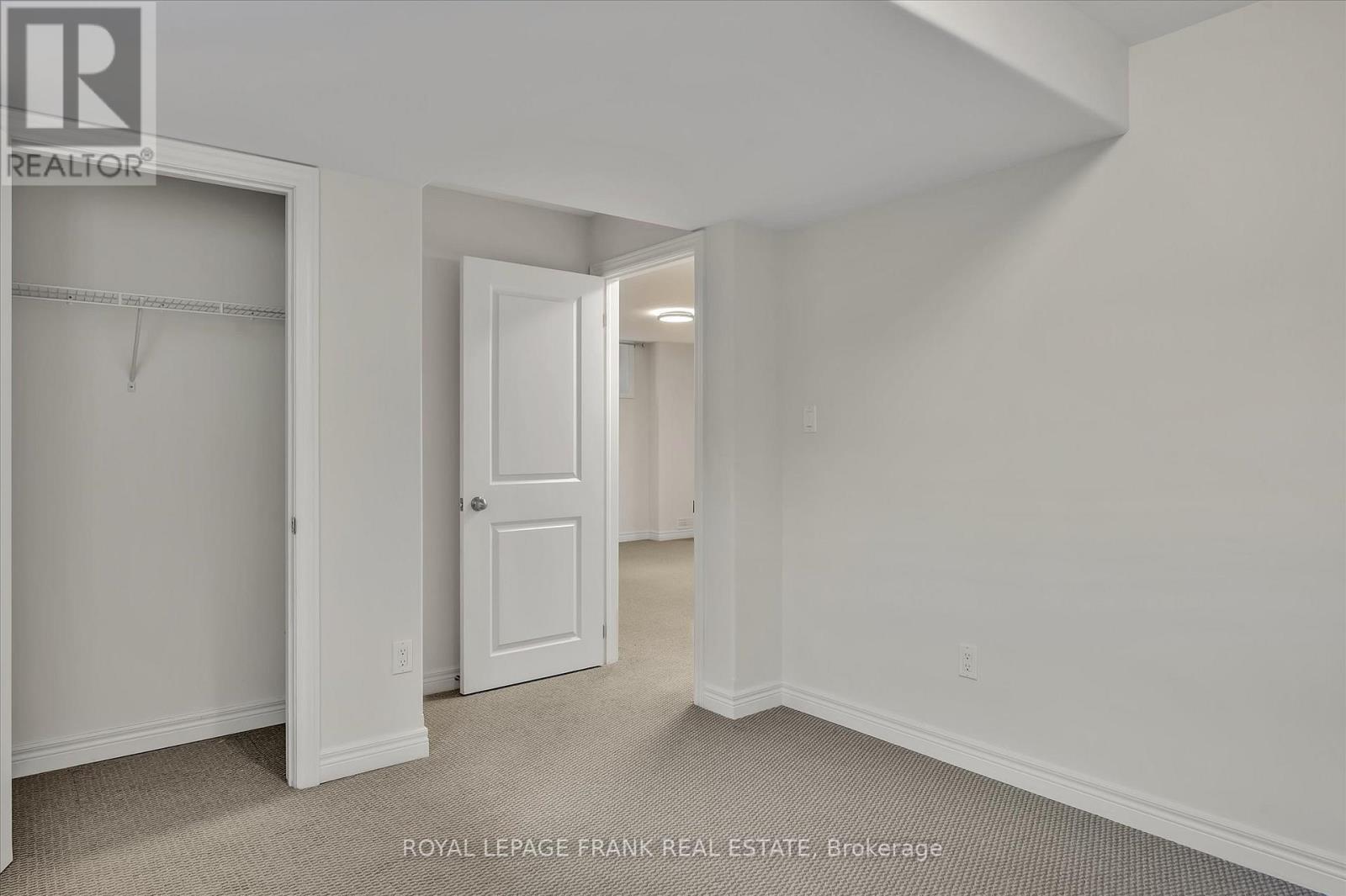 












562 GRANGE WAY

,
Peterborough North (North),




Ontario
K9H0G5

