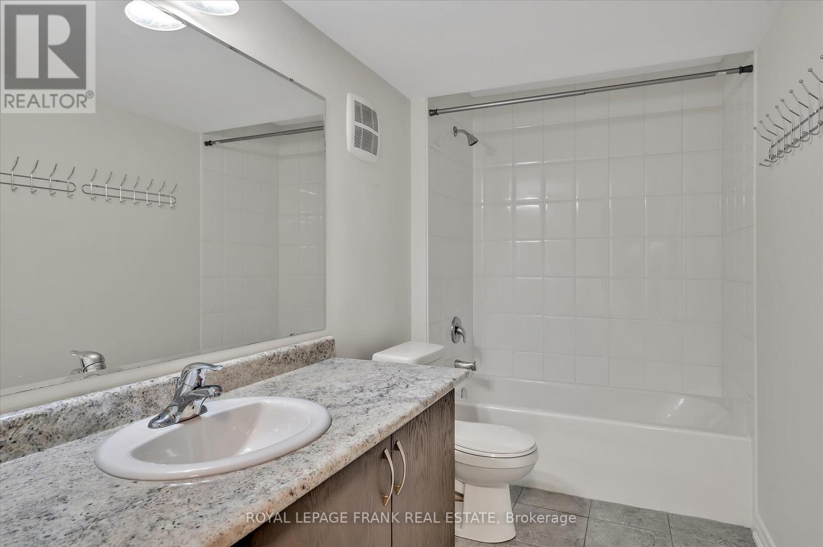 












562 GRANGE WAY

,
Peterborough North (North),




Ontario
K9H0G5


