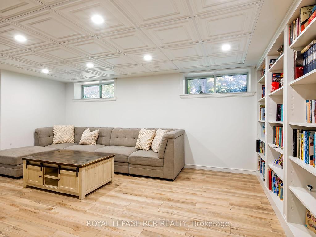 









23


Highland

Drive,
Orangeville,




ON
L9W 2Y2

