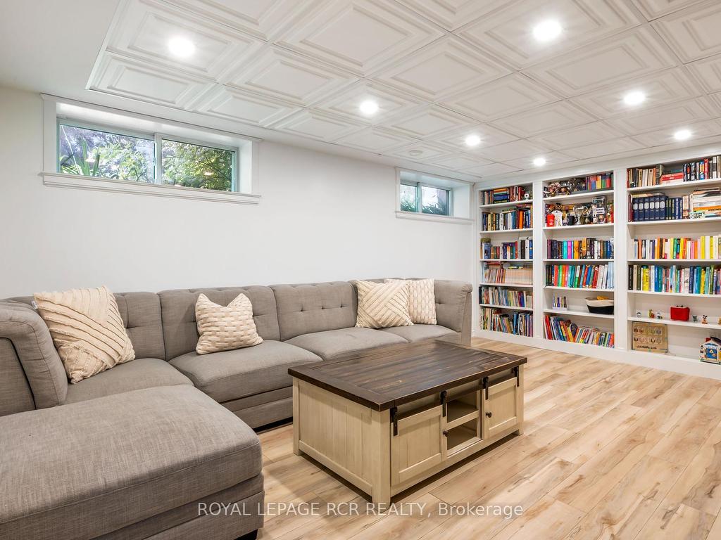 









23


Highland

Drive,
Orangeville,




ON
L9W 2Y2

