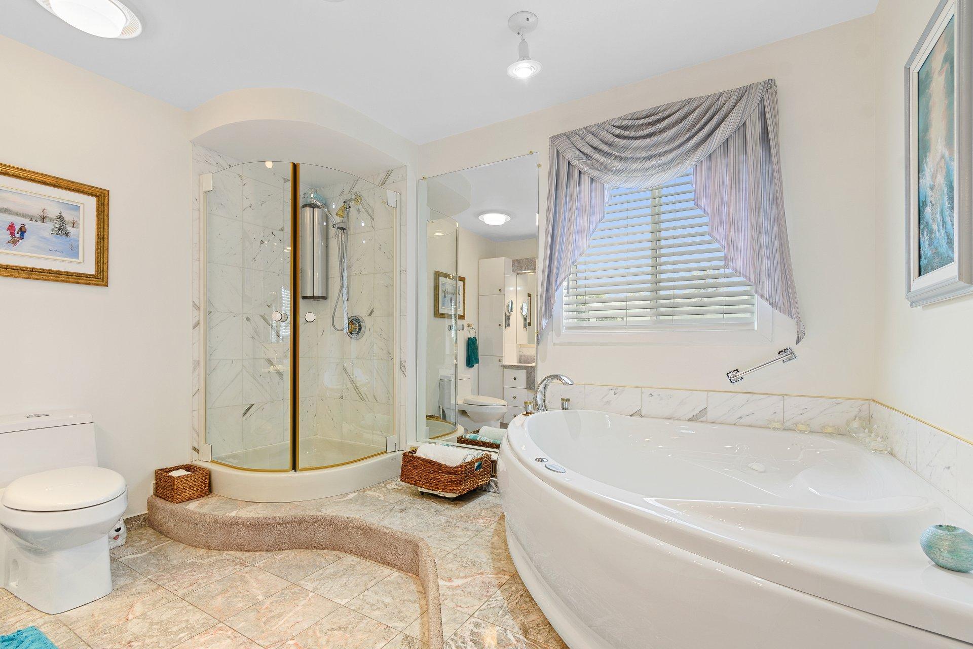 









35


Rue Frost

,
Fort-Coulonge,




QC
J0X1V0

