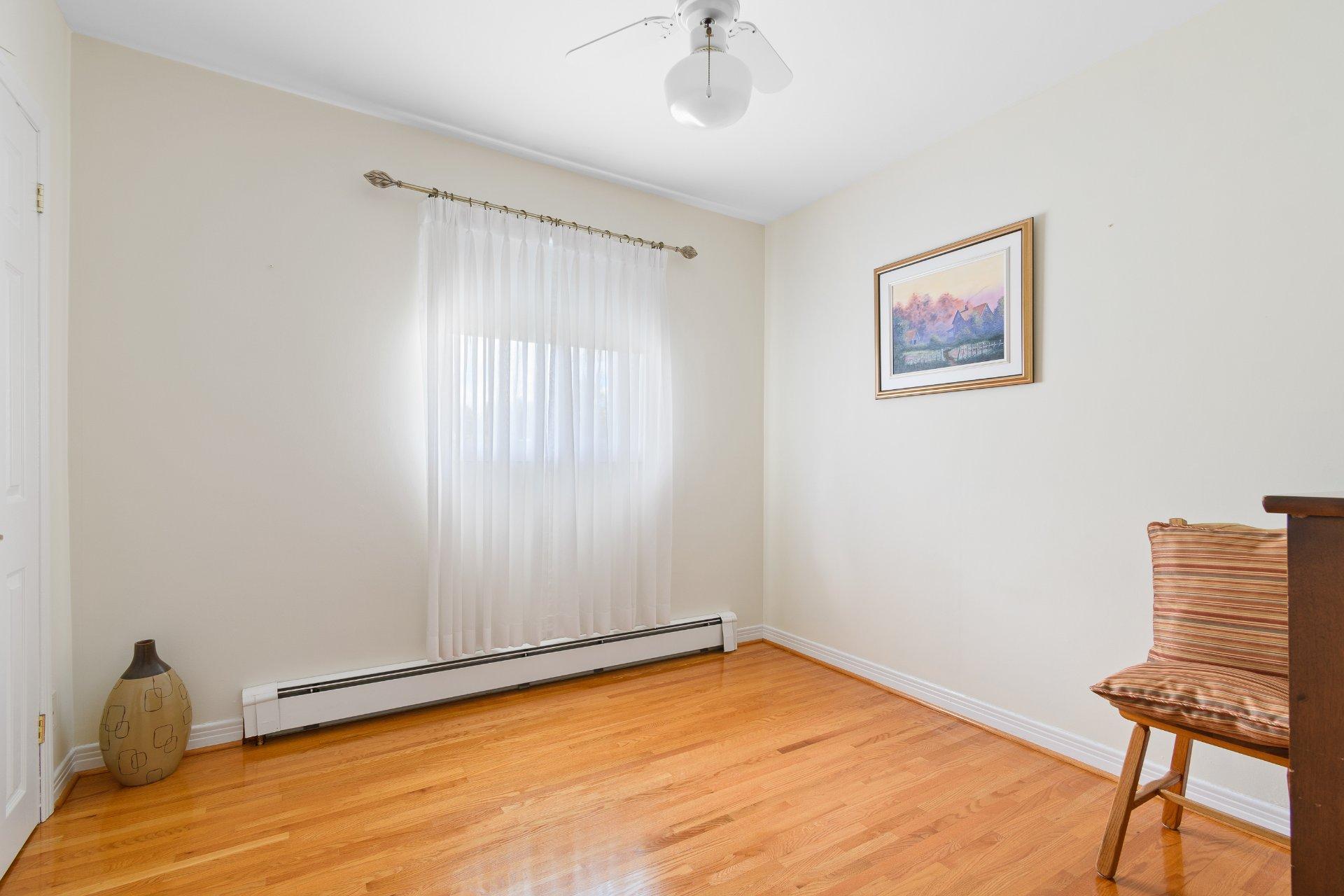 









35


Rue Frost

,
Fort-Coulonge,




QC
J0X1V0

