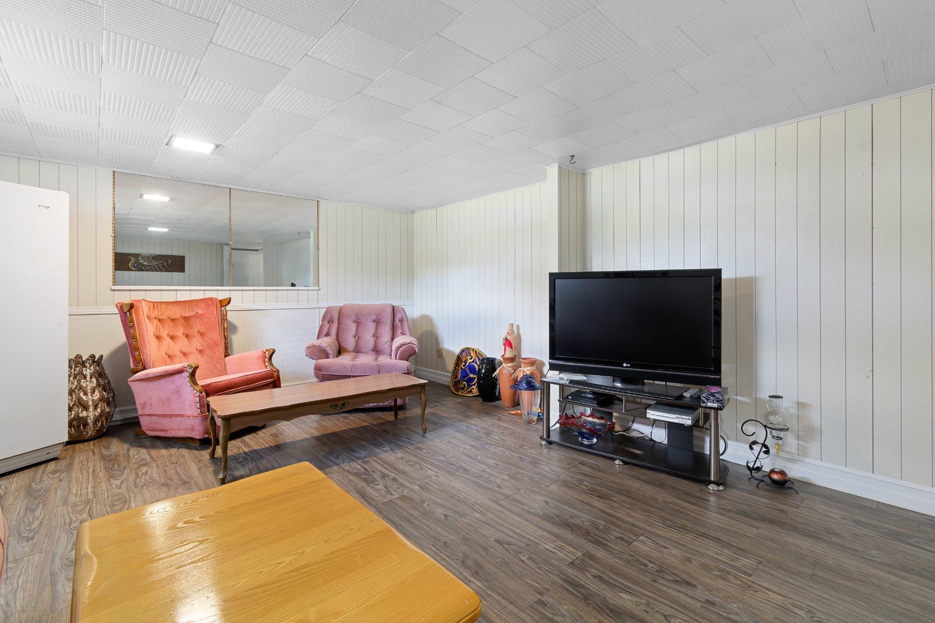 









35


Rue Frost

,
Fort-Coulonge,




QC
J0X1V0


