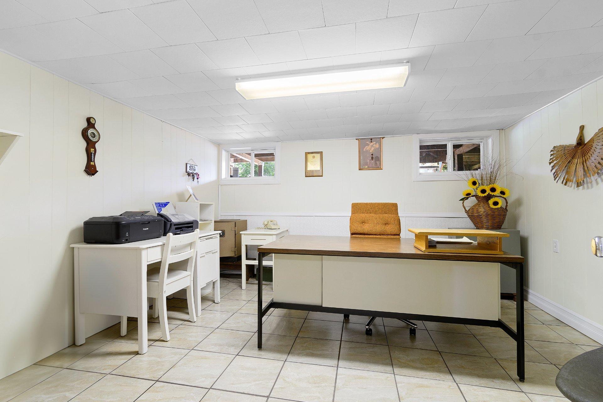 









35


Rue Frost

,
Fort-Coulonge,




QC
J0X1V0

