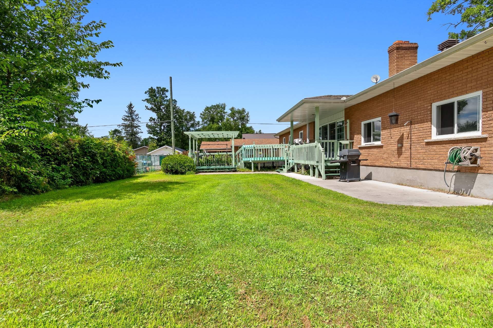 









35


Rue Frost

,
Fort-Coulonge,




QC
J0X1V0

