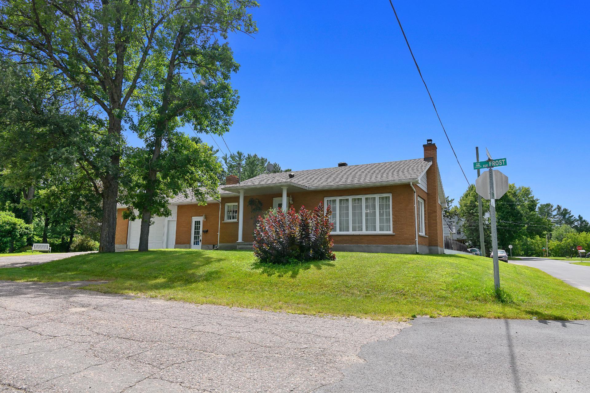 









35


Rue Frost

,
Fort-Coulonge,




QC
J0X1V0


