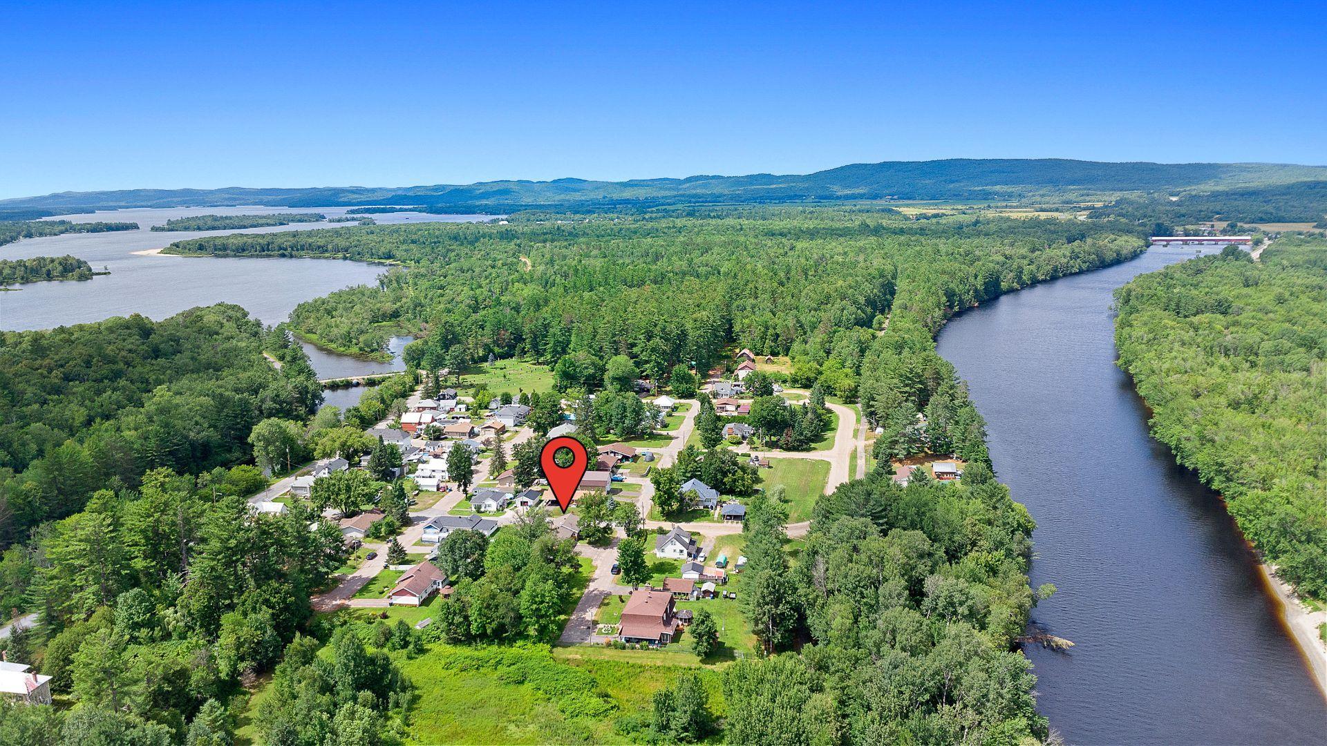 









35


Rue Frost

,
Fort-Coulonge,




QC
J0X1V0

