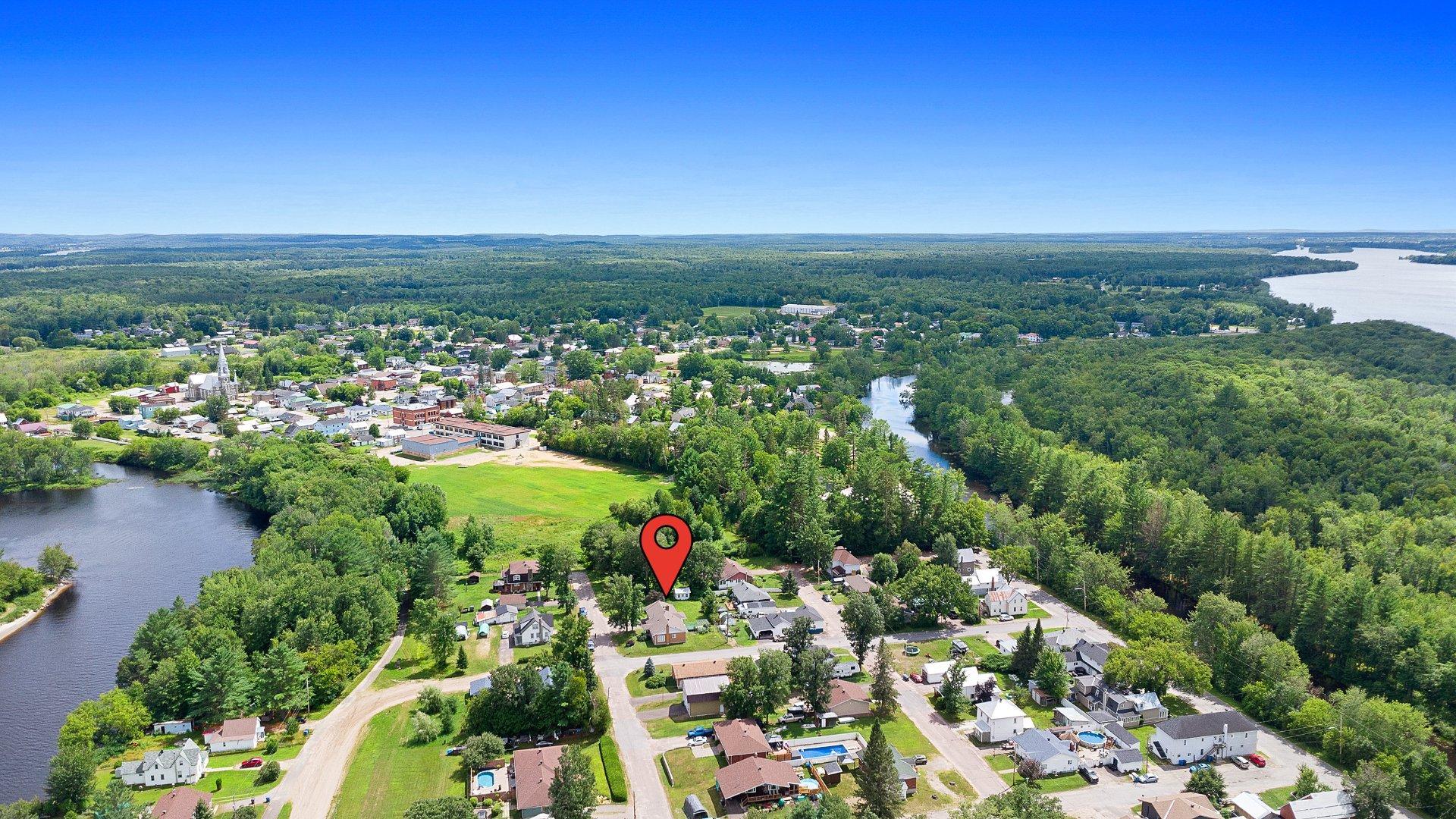 









35


Rue Frost

,
Fort-Coulonge,




QC
J0X1V0

