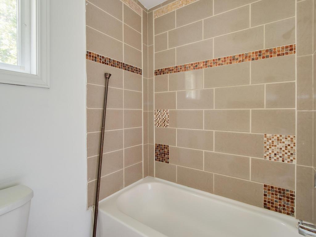 












11 Fourth Street

,
Dartmouth,




NS
B2X 1Y1

