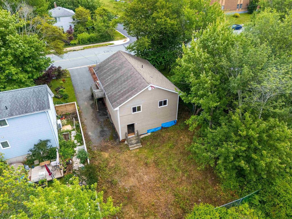 












11 Fourth Street

,
Dartmouth,




NS
B2X 1Y1

