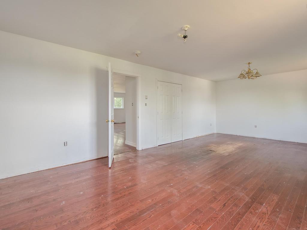 












11 Fourth Street

,
Dartmouth,




NS
B2X 1Y1

