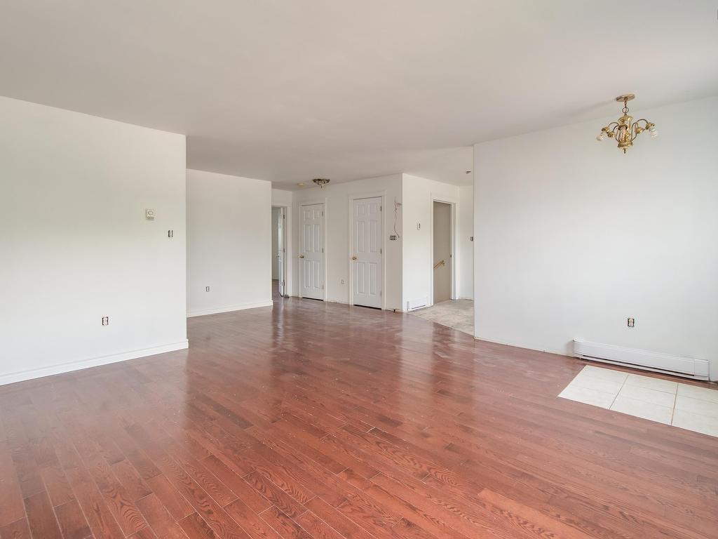 












11 Fourth Street

,
Dartmouth,




NS
B2X 1Y1

