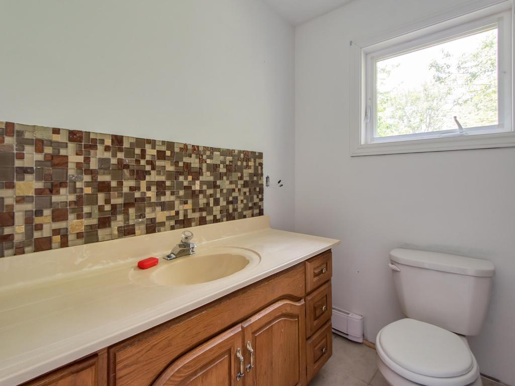 












11 Fourth Street

,
Dartmouth,




NS
B2X 1Y1

