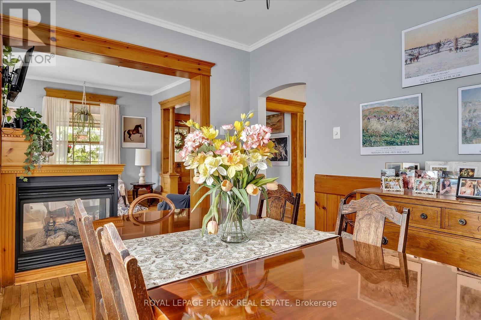 












46 SOPHIA STREET

,
Peterborough East (Central),




Ontario
K9H1E1

