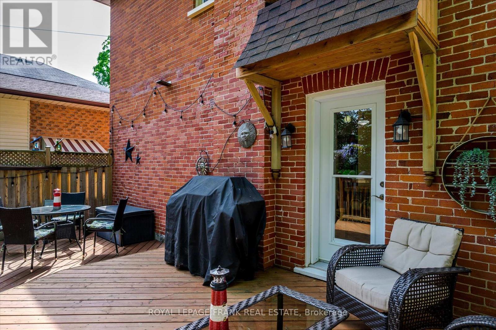 












46 SOPHIA STREET

,
Peterborough East (Central),




Ontario
K9H1E1

