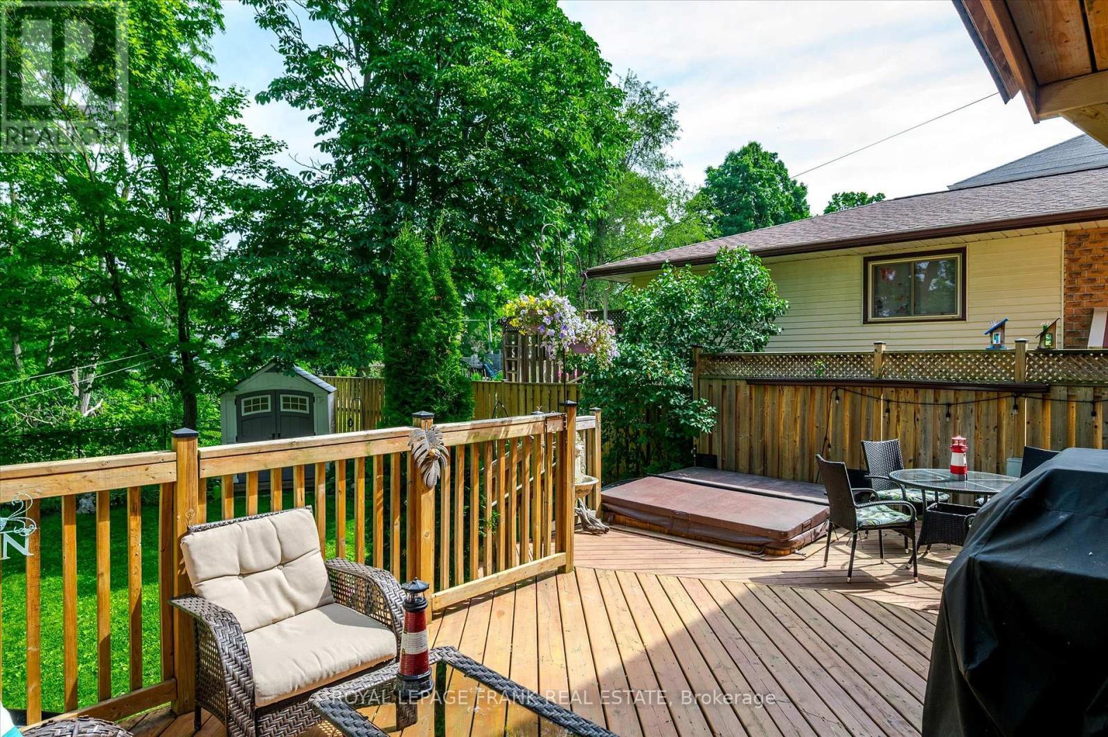 












46 SOPHIA STREET

,
Peterborough East (Central),




Ontario
K9H1E1

