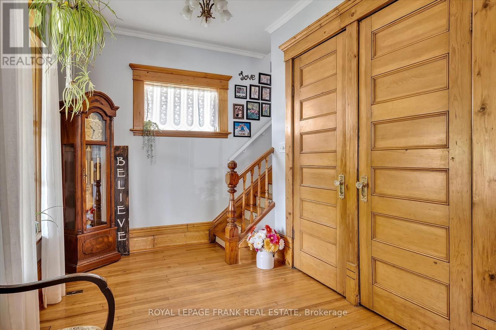 












46 SOPHIA STREET

,
Peterborough East (Central),




Ontario
K9H1E1

