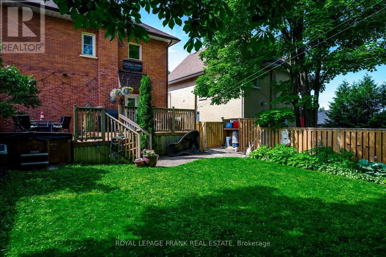 












46 SOPHIA STREET

,
Peterborough East (Central),




Ontario
K9H1E1

