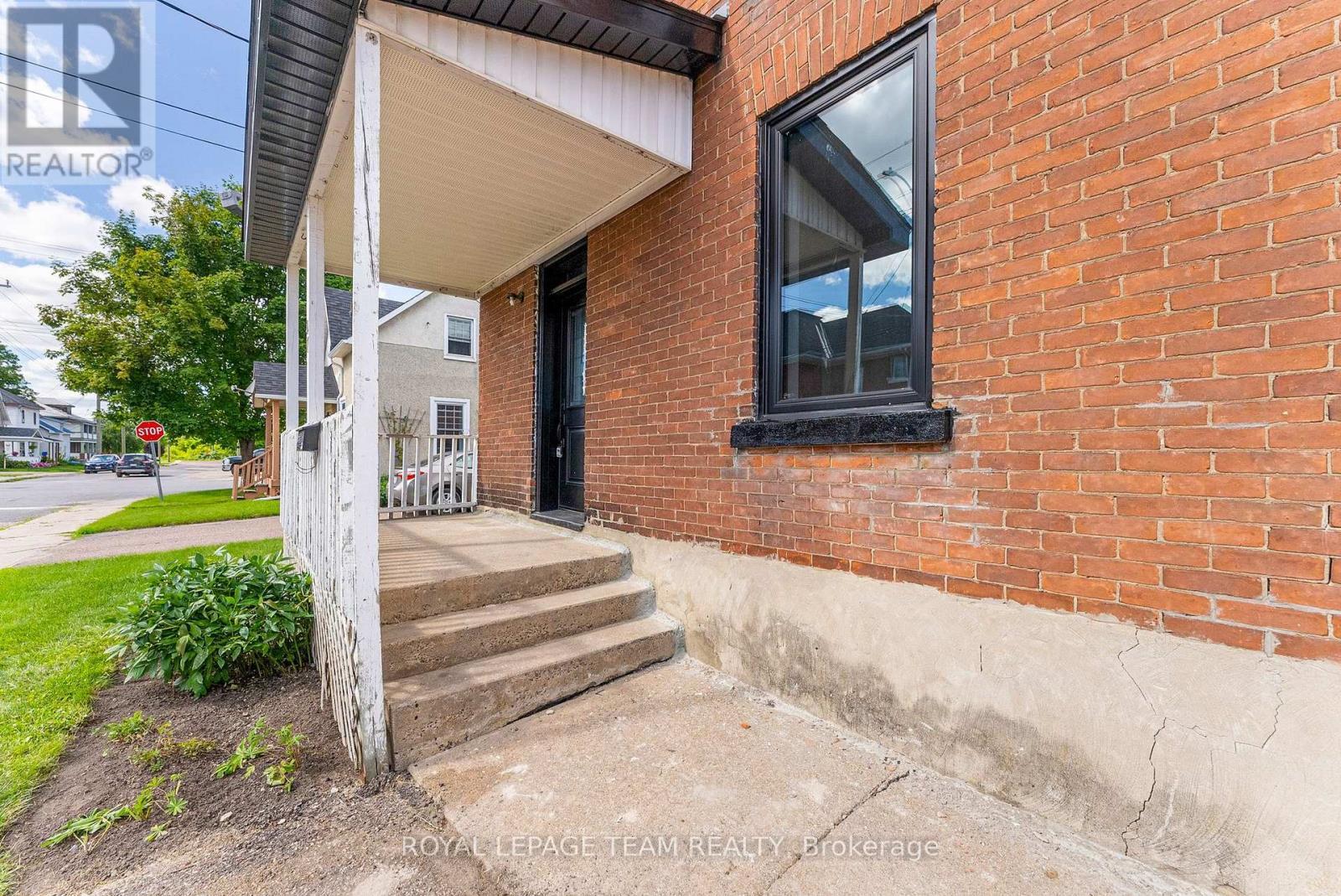 












47 BONNECHERE STREET N

,
Renfrew,




Ontario
K7V1Y8

