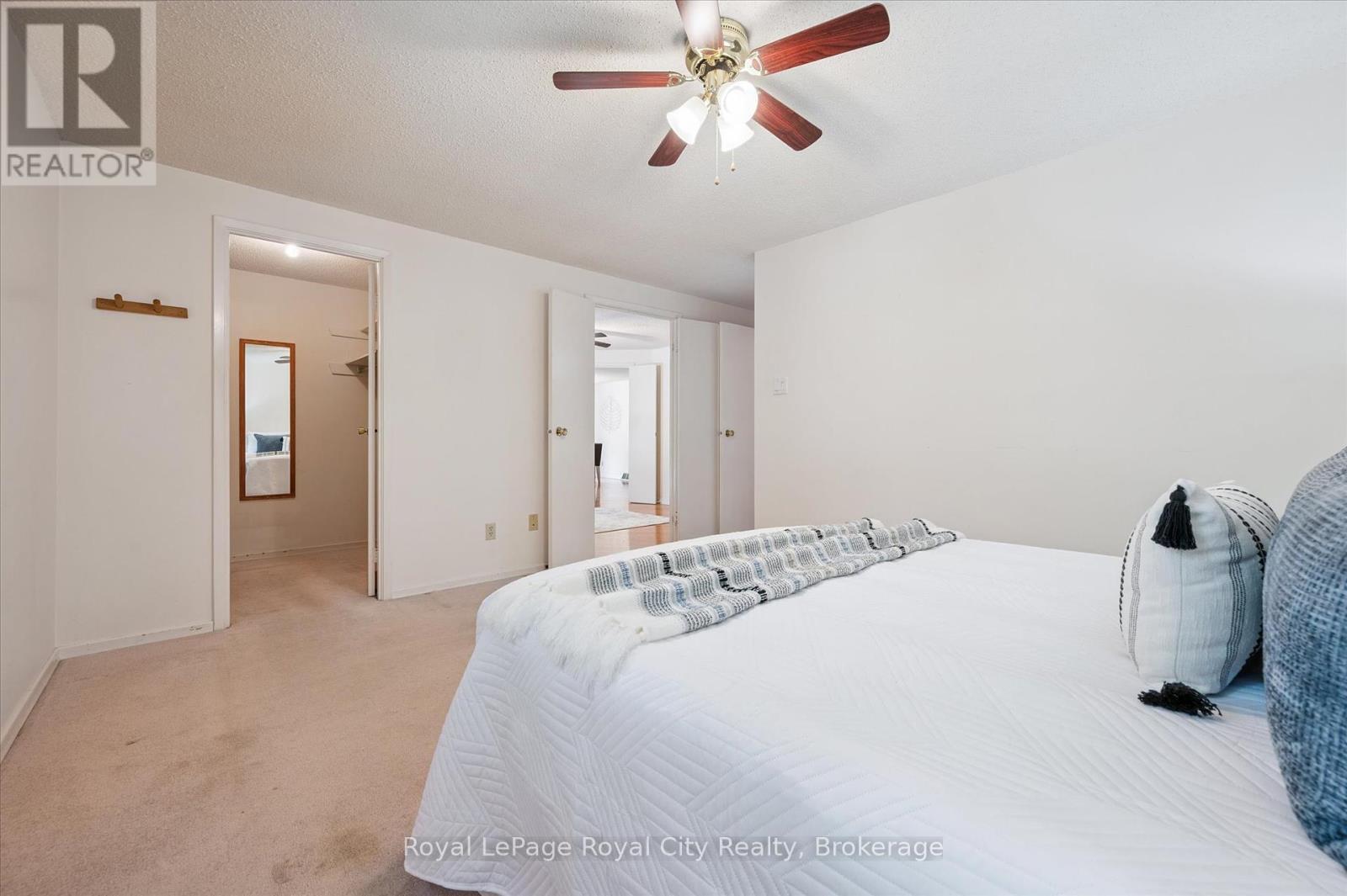 












15 JODI PLACE

,
Guelph (Willow West/Sugarbush/West Acres),




Ontario
N1H7R1

