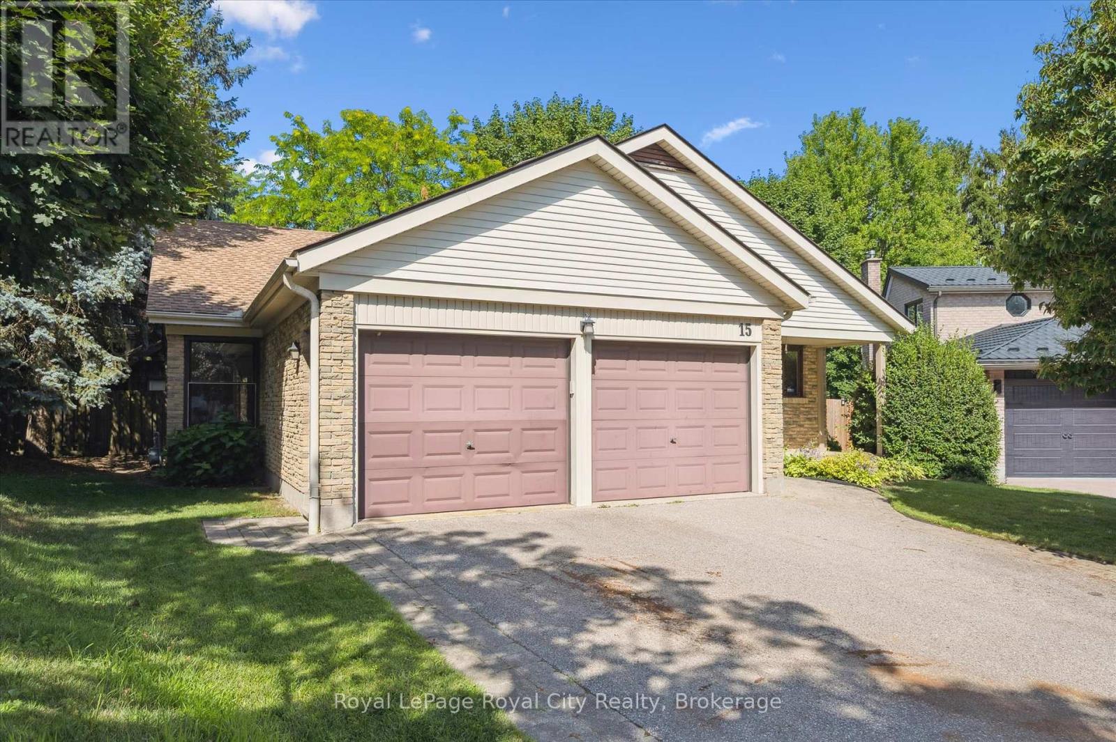 












15 JODI PLACE

,
Guelph (Willow West/Sugarbush/West Acres),




Ontario
N1H7R1


