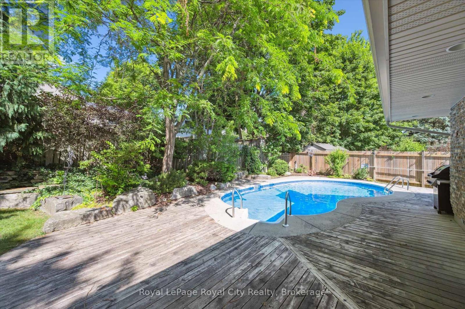 












15 JODI PLACE

,
Guelph (Willow West/Sugarbush/West Acres),




Ontario
N1H7R1

