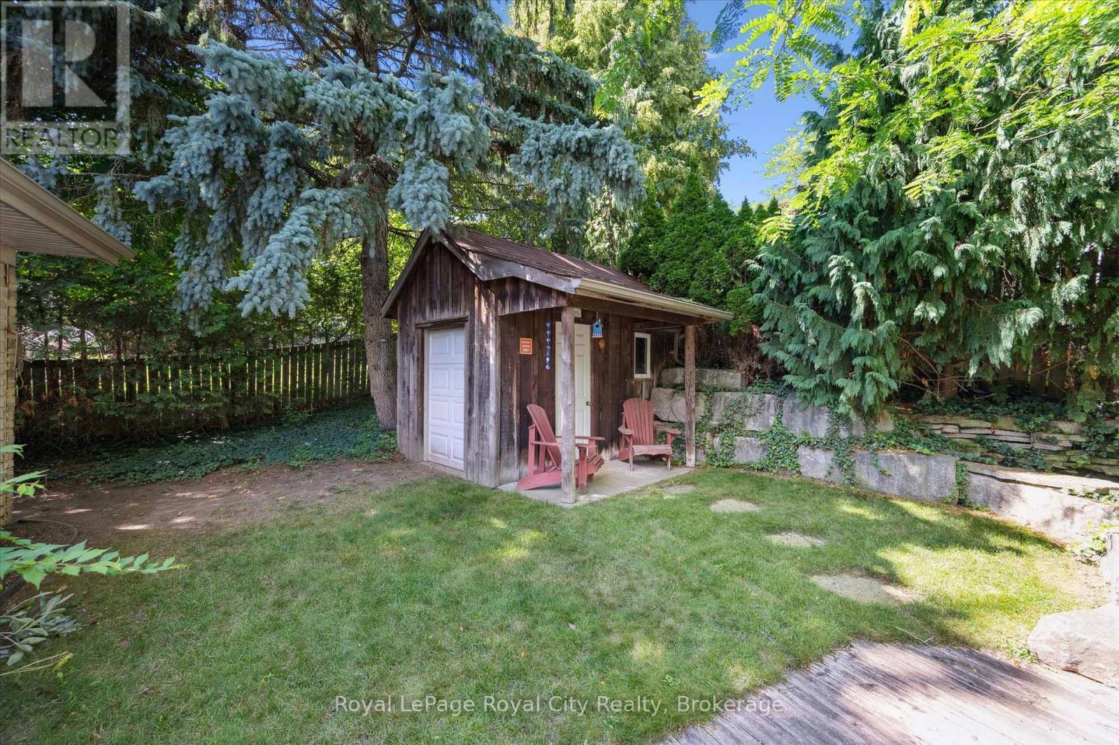 












15 JODI PLACE

,
Guelph (Willow West/Sugarbush/West Acres),




Ontario
N1H7R1

