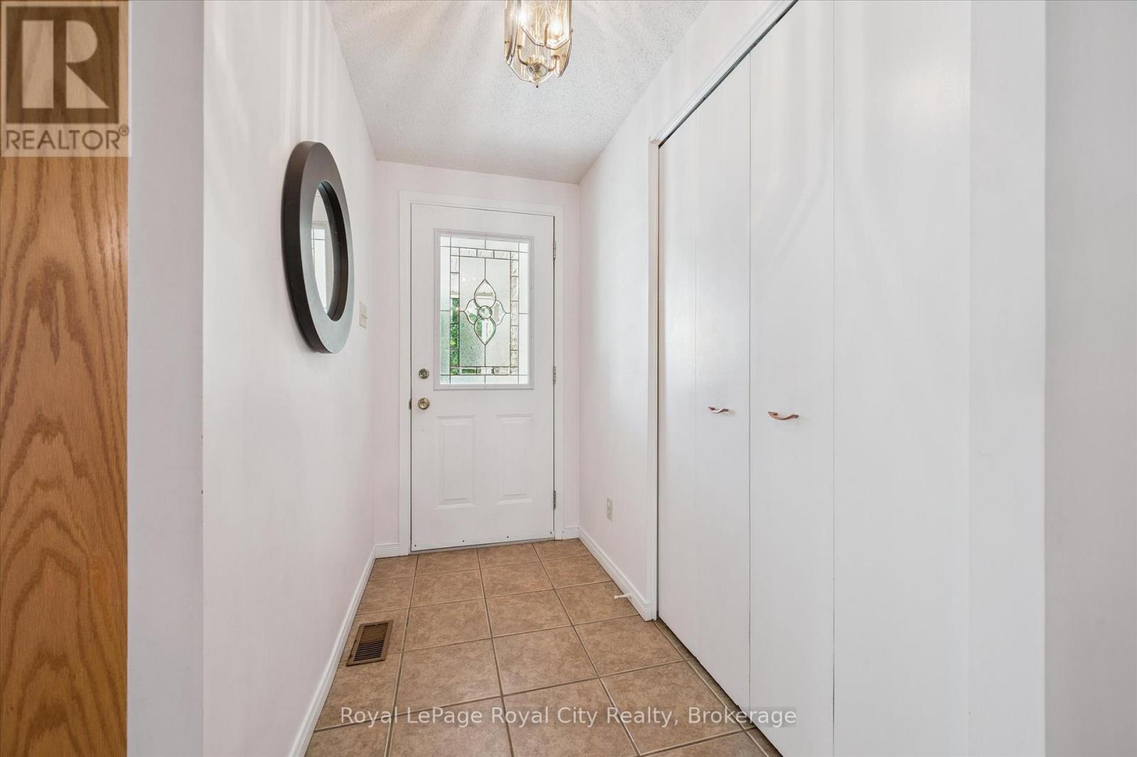 












15 JODI PLACE

,
Guelph (Willow West/Sugarbush/West Acres),




Ontario
N1H7R1

