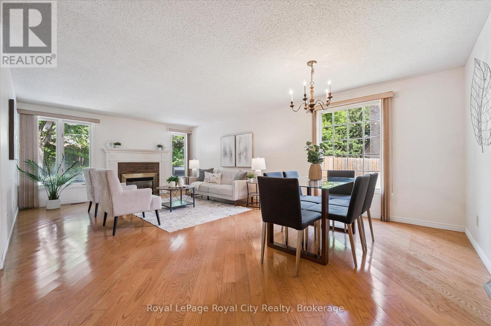 












15 JODI PLACE

,
Guelph (Willow West/Sugarbush/West Acres),




Ontario
N1H7R1

