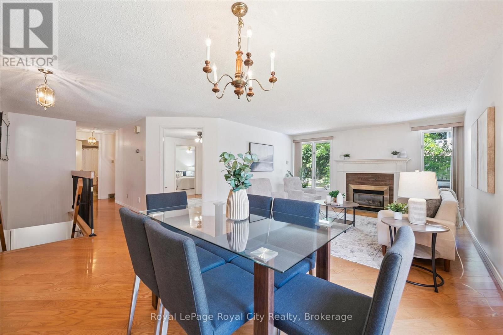 












15 JODI PLACE

,
Guelph (Willow West/Sugarbush/West Acres),




Ontario
N1H7R1

