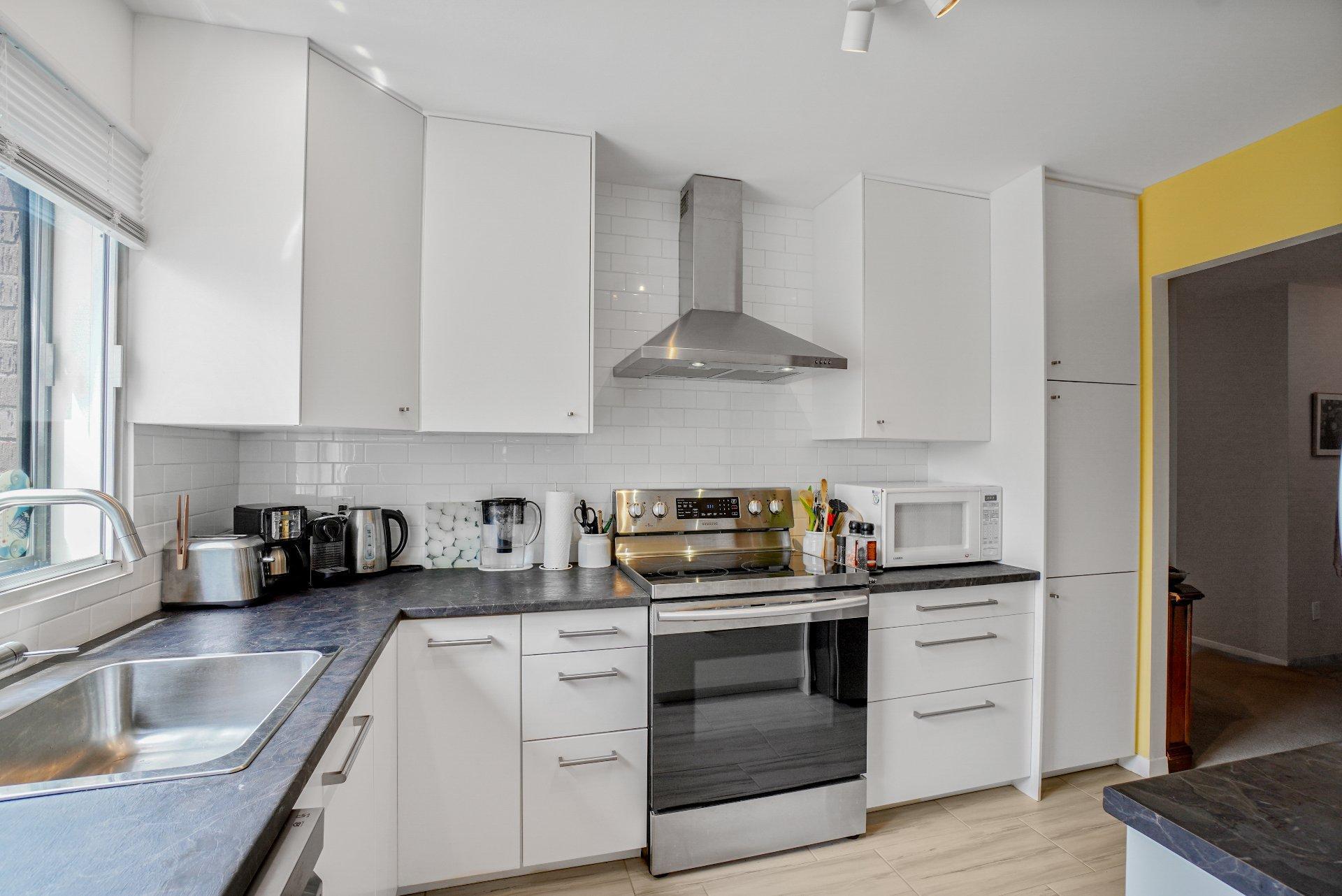 









4190


Boul. St-Jean

, 301,
Dollard-des-Ormeaux,




QC
H9G1X5

