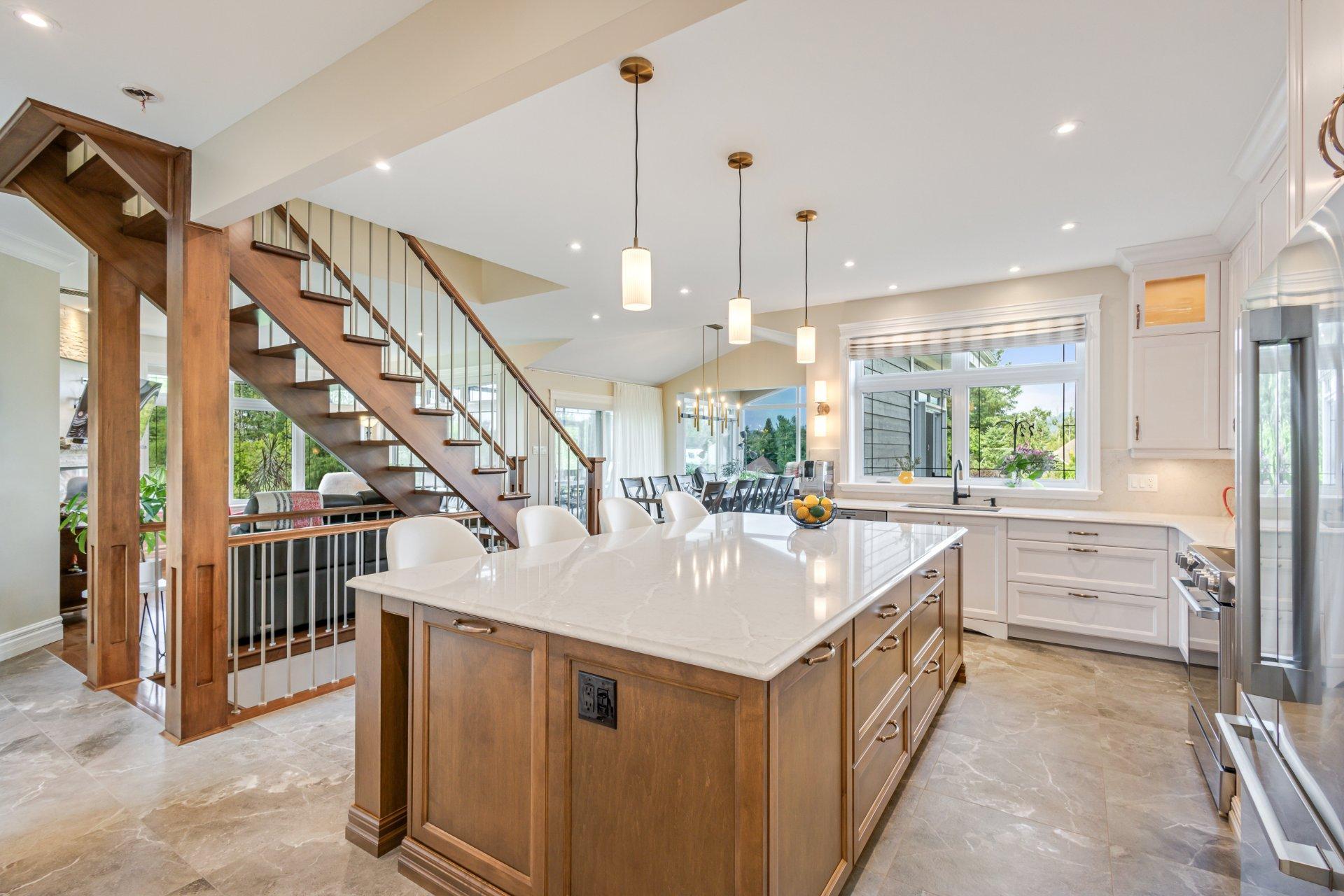 









262


Rue du Pic-du-Lynx

,
Magog,




QC
J1X0E5

